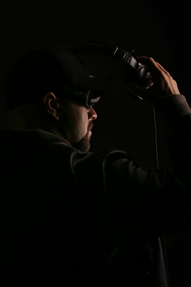 Ensaio Corporativo para DJ em Goiatuba: Como Fortalecer sua Marca Pessoal com Fotografias Profissionais